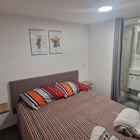 L'Auberge De Sucy - Studio Climatise Екстер'єр фото